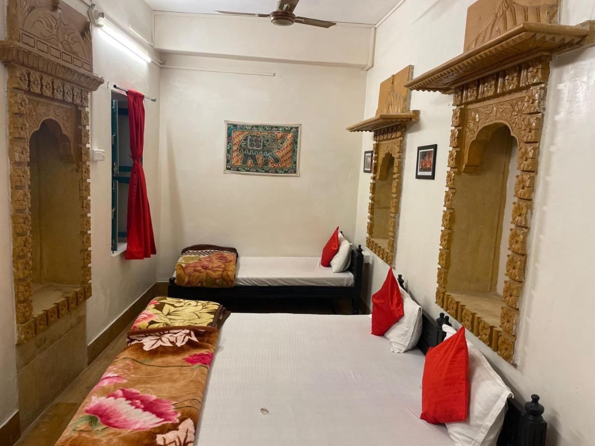 Hotel Dilbar Safari Jaisalmer Bagian luar foto