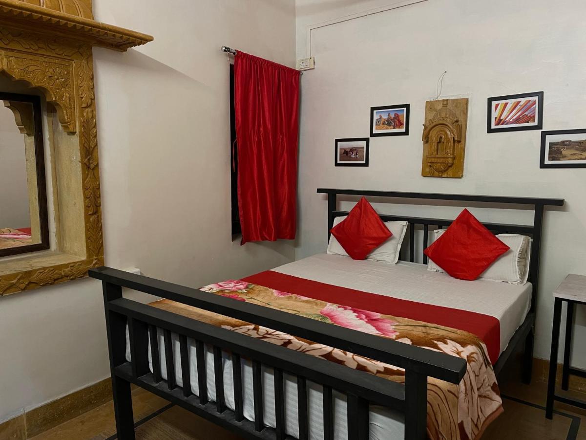 Hotel Dilbar Safari Jaisalmer Bagian luar foto