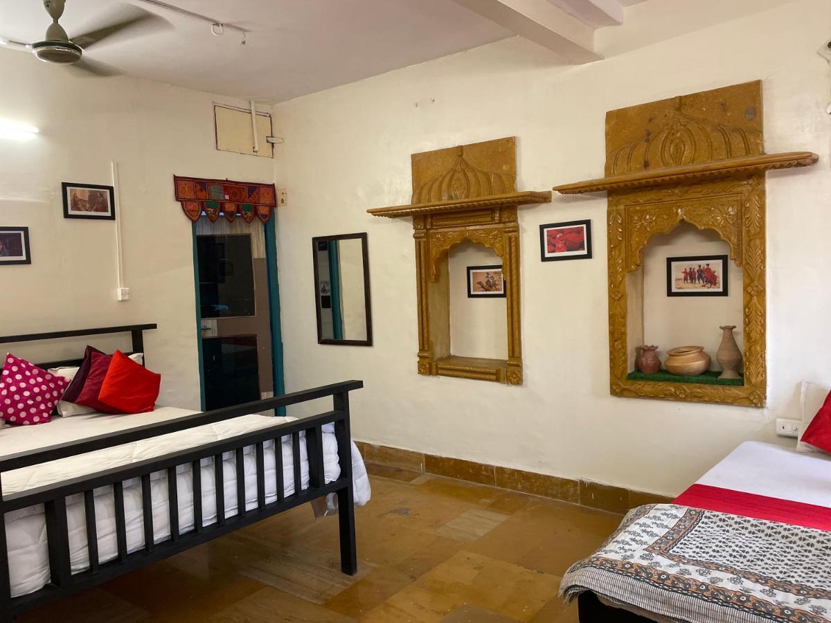 Hotel Dilbar Safari Jaisalmer Bagian luar foto