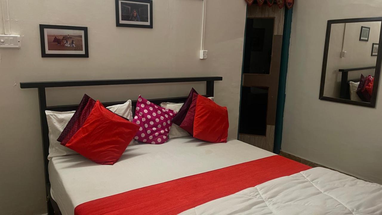 Hotel Dilbar Safari Jaisalmer Bagian luar foto